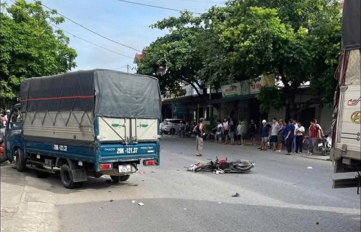 Tai nạn liên hoàn ở Hải Dương, 3 người trong gia đình thương vong- Ảnh 1. Tai nạn liên hoàn ở Hải Dương, 3 người trong gia đình thương vong- Ảnh 1.
