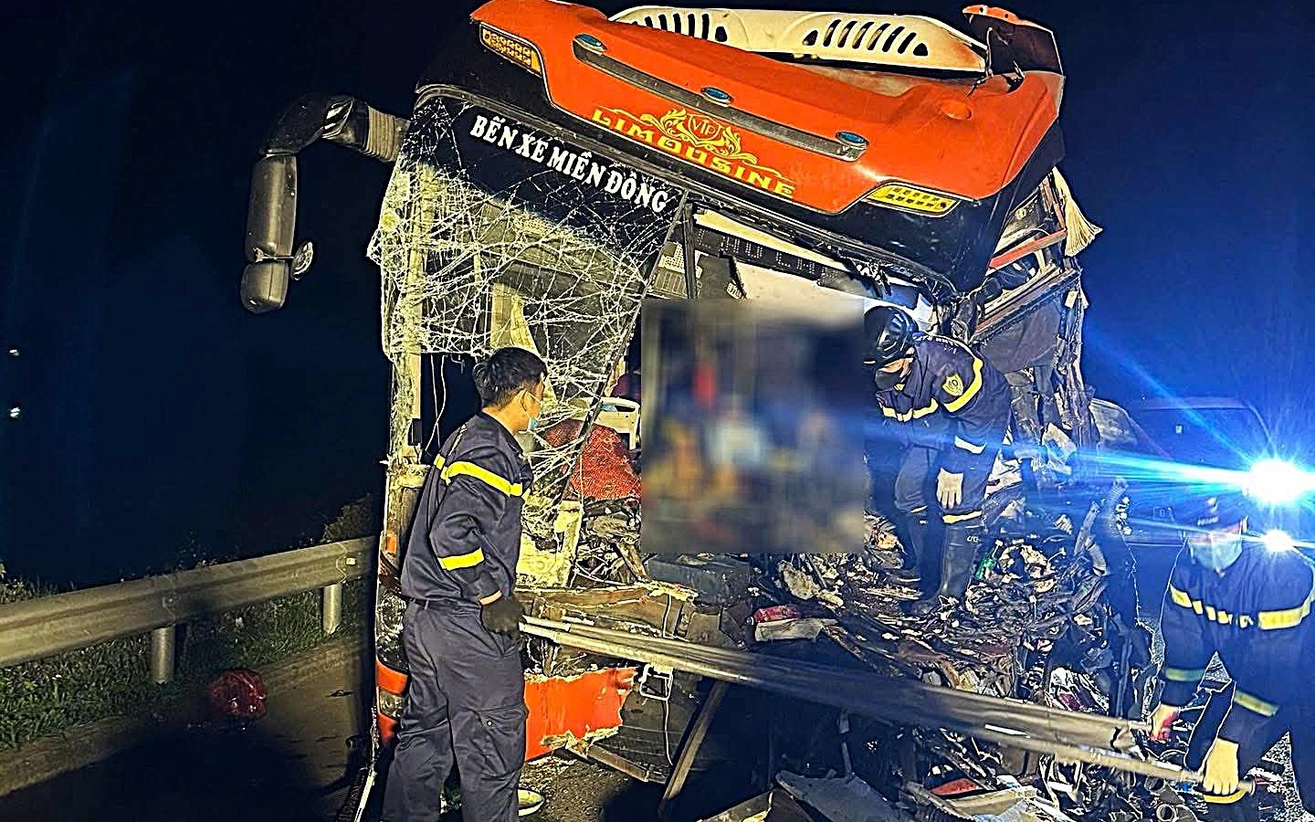 Cục CSGT cảnh báo khẩn việc dừng đỗ trên cao tốc sau tai nạn 11 người thương vong