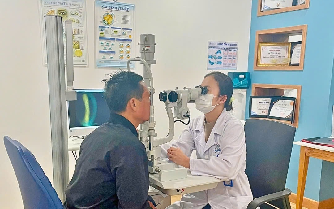 Cảnh báo: Phải nhập viện cấp cứu vì keo 502 bắn vào cả 2 mắt