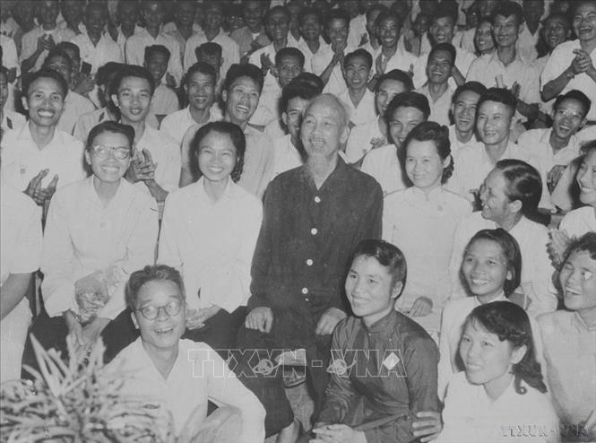 Chủ tịch Hồ Chí Minh - nhà báo lớn, người thầy vĩ đại của báo chí cách mạng Việt Nam- Ảnh 3. Chủ tịch Hồ Chí Minh - nhà báo lớn, người thầy vĩ đại của báo chí cách mạng Việt Nam- Ảnh 3.