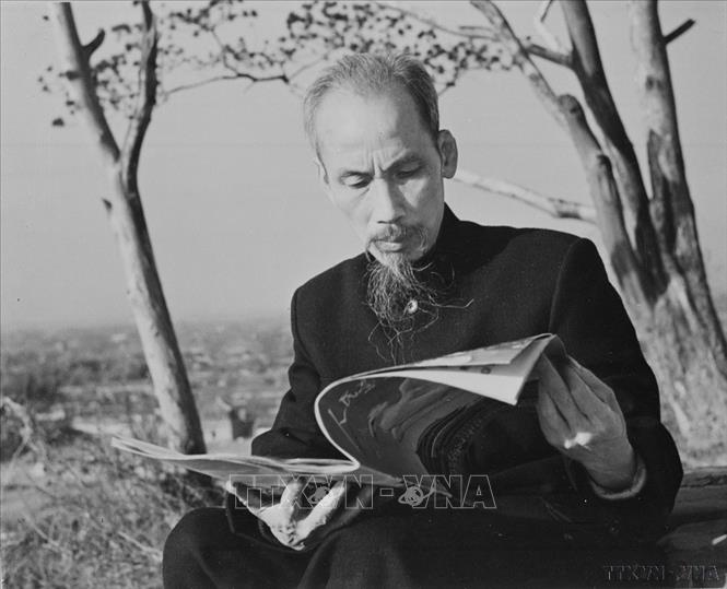 Chủ tịch Hồ Chí Minh - nhà báo lớn, người thầy vĩ đại của báo chí cách mạng Việt Nam- Ảnh 4. Chủ tịch Hồ Chí Minh - nhà báo lớn, người thầy vĩ đại của báo chí cách mạng Việt Nam- Ảnh 4.