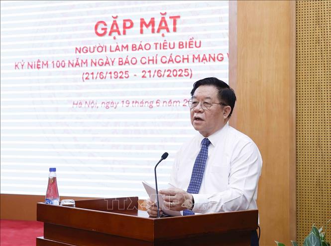 Gặp mặt Người làm báo tiêu biểu nhân Kỷ niệm 100 năm Ngày Báo chí Cách mạng Việt Nam- Ảnh 1. Gặp mặt Người làm báo tiêu biểu nhân Kỷ niệm 100 năm Ngày Báo chí Cách mạng Việt Nam- Ảnh 1.