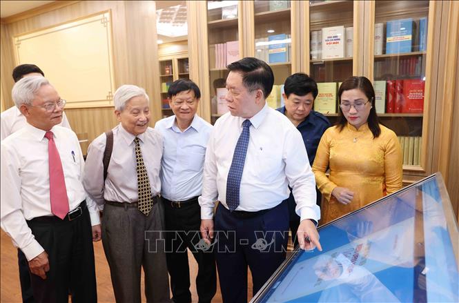 Gặp mặt Người làm báo tiêu biểu nhân Kỷ niệm 100 năm Ngày Báo chí Cách mạng Việt Nam- Ảnh 9. Gặp mặt Người làm báo tiêu biểu nhân Kỷ niệm 100 năm Ngày Báo chí Cách mạng Việt Nam- Ảnh 9.
