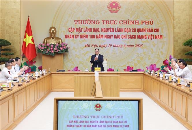 Thủ tướng: Chính phủ cảm ơn và luôn lắng nghe, chia sẻ, tạo điều kiện cho báo chí hoạt động thuận lợi- Ảnh 1. Thủ tướng: Chính phủ cảm ơn và luôn lắng nghe, chia sẻ, tạo điều kiện cho báo chí hoạt động thuận lợi- Ảnh 1.