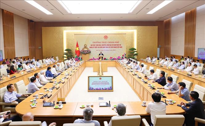 Thủ tướng: Chính phủ cảm ơn và luôn lắng nghe, chia sẻ, tạo điều kiện cho báo chí hoạt động thuận lợi- Ảnh 5. Thủ tướng: Chính phủ cảm ơn và luôn lắng nghe, chia sẻ, tạo điều kiện cho báo chí hoạt động thuận lợi- Ảnh 5.