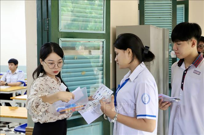 Kỳ thi tốt nghiệp THPT 2025: Chuẩn bị phương án xử lý các tình huống phát sinh- Ảnh 1. Kỳ thi tốt nghiệp THPT 2025: Chuẩn bị phương án xử lý các tình huống phát sinh- Ảnh 1.