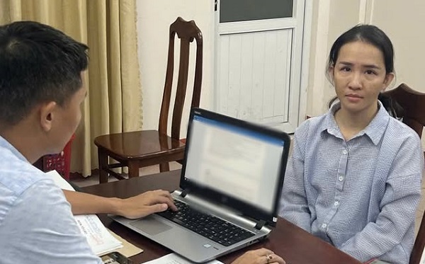 Vận động đối tượng trốn truy nã hơn 5 năm ra đầu thú- Ảnh 1. Vận động đối tượng trốn truy nã hơn 5 năm ra đầu thú- Ảnh 1.