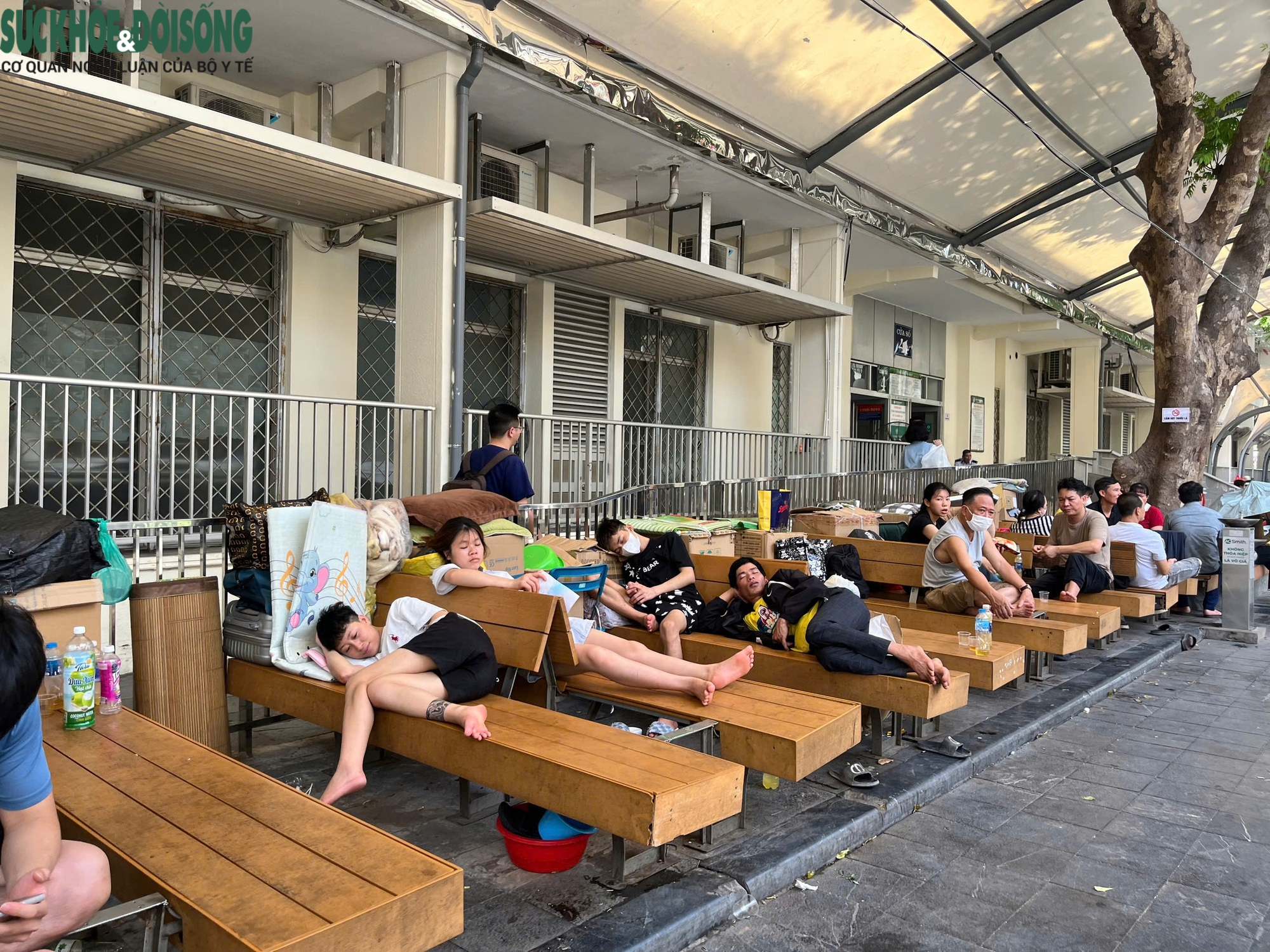 Bệnh viện chống nóng cho người nhà bệnh nhân- Ảnh 8.