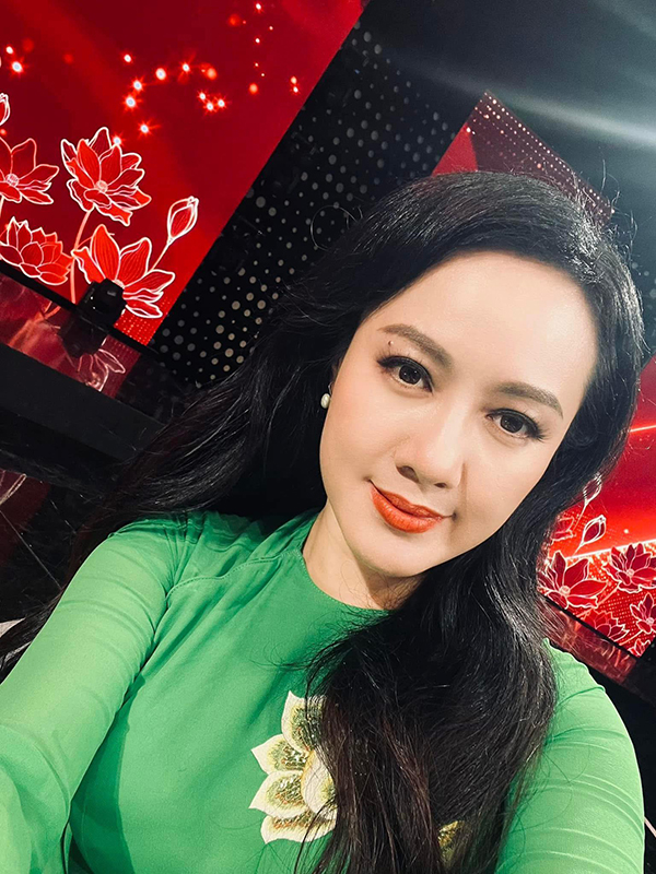 BTV Đài truyền hình Việt Nam khoe ảnh ở tuổi 45, khán giả bất ngờ vì quá trẻ đẹp- Ảnh 7. BTV Đài truyền hình Việt Nam khoe ảnh ở tuổi 45, khán giả bất ngờ vì quá trẻ đẹp- Ảnh 7.