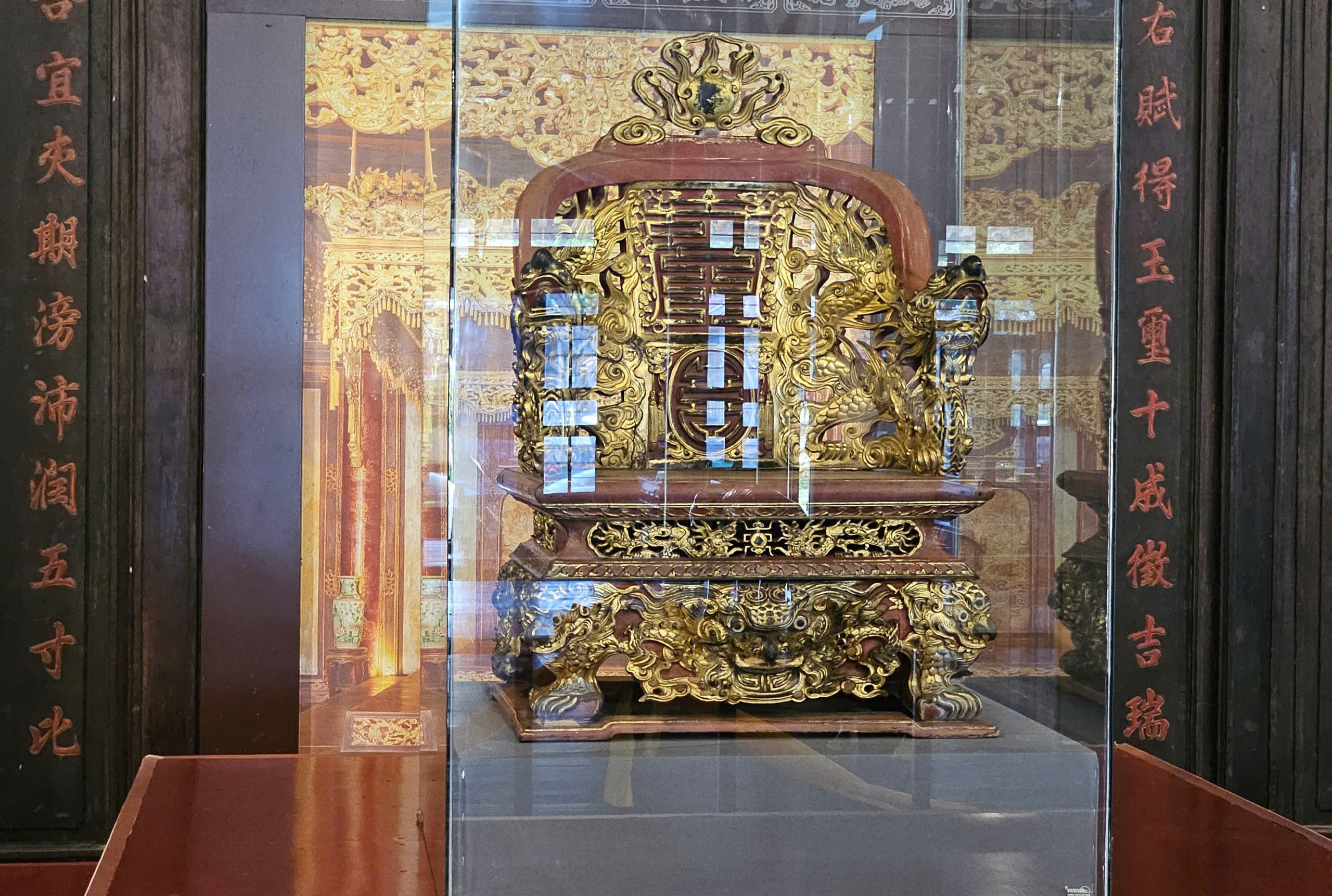 Huế siết chặt bảo vệ bảo vật quốc gia sau vụ ngai vua triều Nguyễn bị phá hoại- Ảnh 1. Huế siết chặt bảo vệ bảo vật quốc gia sau vụ ngai vua triều Nguyễn bị phá hoại- Ảnh 1.