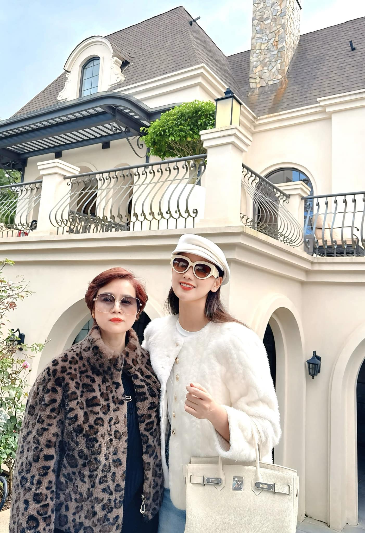 Mẹ ruột Lã Thanh Huyền: Hoa khôi Hà thành, tuổi xế chiều giàu sang viên mãn- Ảnh 6.