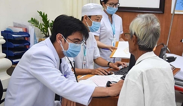 Hà Nội cần thực hiện những nội dung gì để nâng cao chất lượng khám chữa bệnh các cơ sở y tế công lập đến năm 2030?- Ảnh 1.