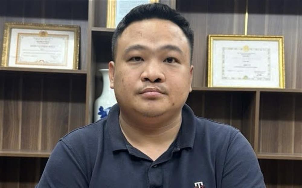 Trộm khiêng cả cổng, cuỗm 6 xe máy của sinh viên trong ký túc xá - Ảnh 2.