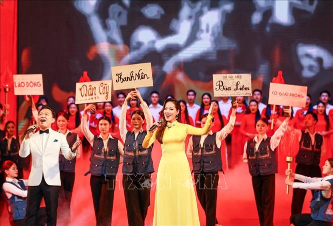 Ấn tượng chương trình nghệ thuật đặc biệt kỷ niệm 100 năm Ngày Báo chí Cách mạng Việt Nam- Ảnh 4. Ấn tượng chương trình nghệ thuật đặc biệt kỷ niệm 100 năm Ngày Báo chí Cách mạng Việt Nam- Ảnh 4.