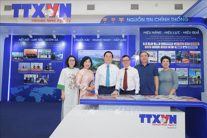 Báo chí cách mạng Việt Nam: Ngọn cờ tư tưởng, động lực to lớn góp phần đưa đất nước vững bước vào kỷ nguyên mới- Ảnh 2. Báo chí cách mạng Việt Nam: Ngọn cờ tư tưởng, động lực to lớn góp phần đưa đất nước vững bước vào kỷ nguyên mới- Ảnh 2.