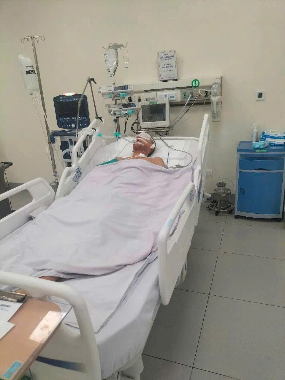 Sự sống mong manh của nam sinh lớp 12 bị sét đánh nguy kịch khi đi phụ mẹ ngoài đồng- Ảnh 2. Sự sống mong manh của nam sinh lớp 12 bị sét đánh nguy kịch khi đi phụ mẹ ngoài đồng- Ảnh 2.