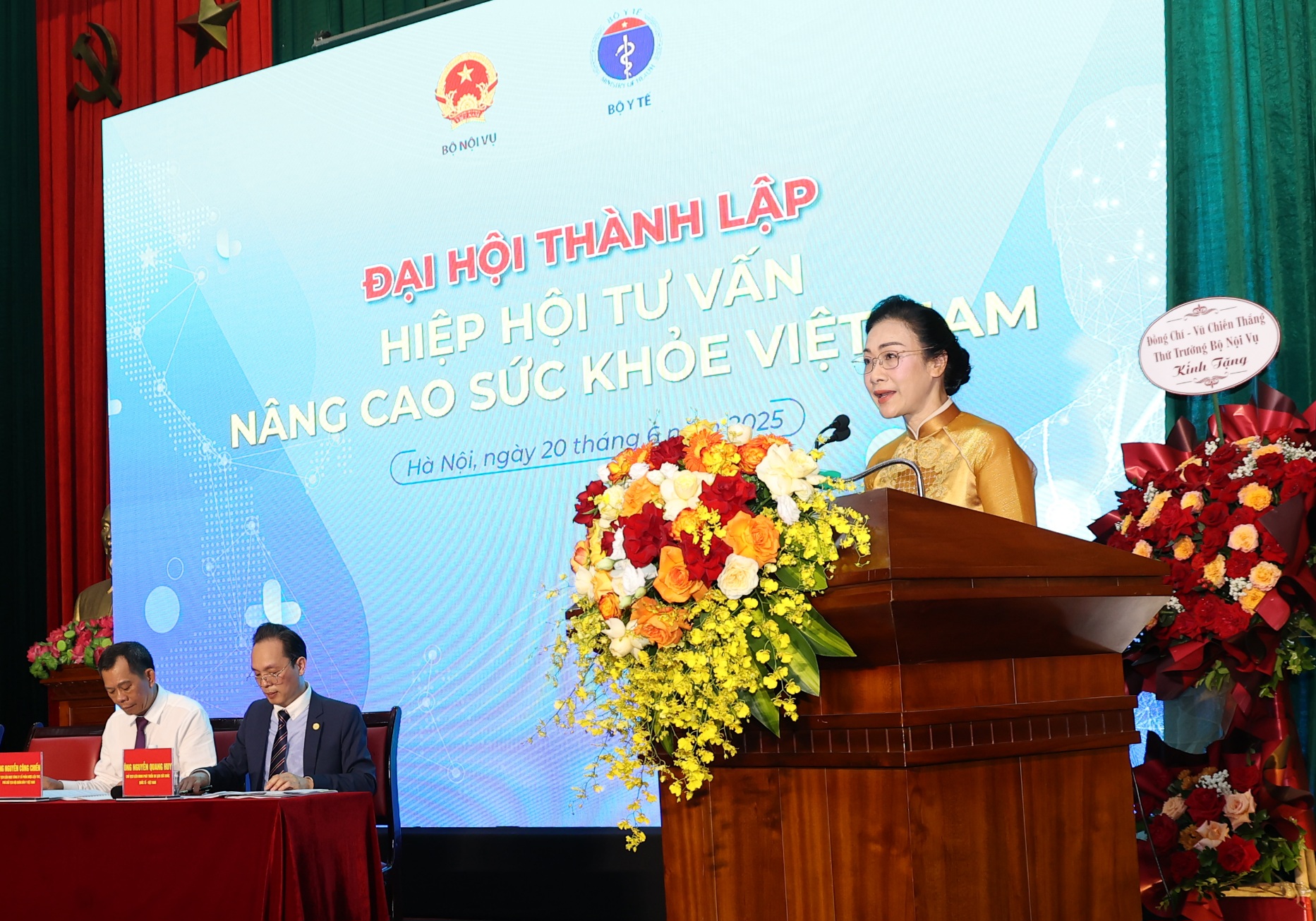 Phát huy vai trò tiên phong của tổ chức xã hội nghề nghiệp trong tư vấn, chủ động phòng, chống dịch bệnh- Ảnh 2.