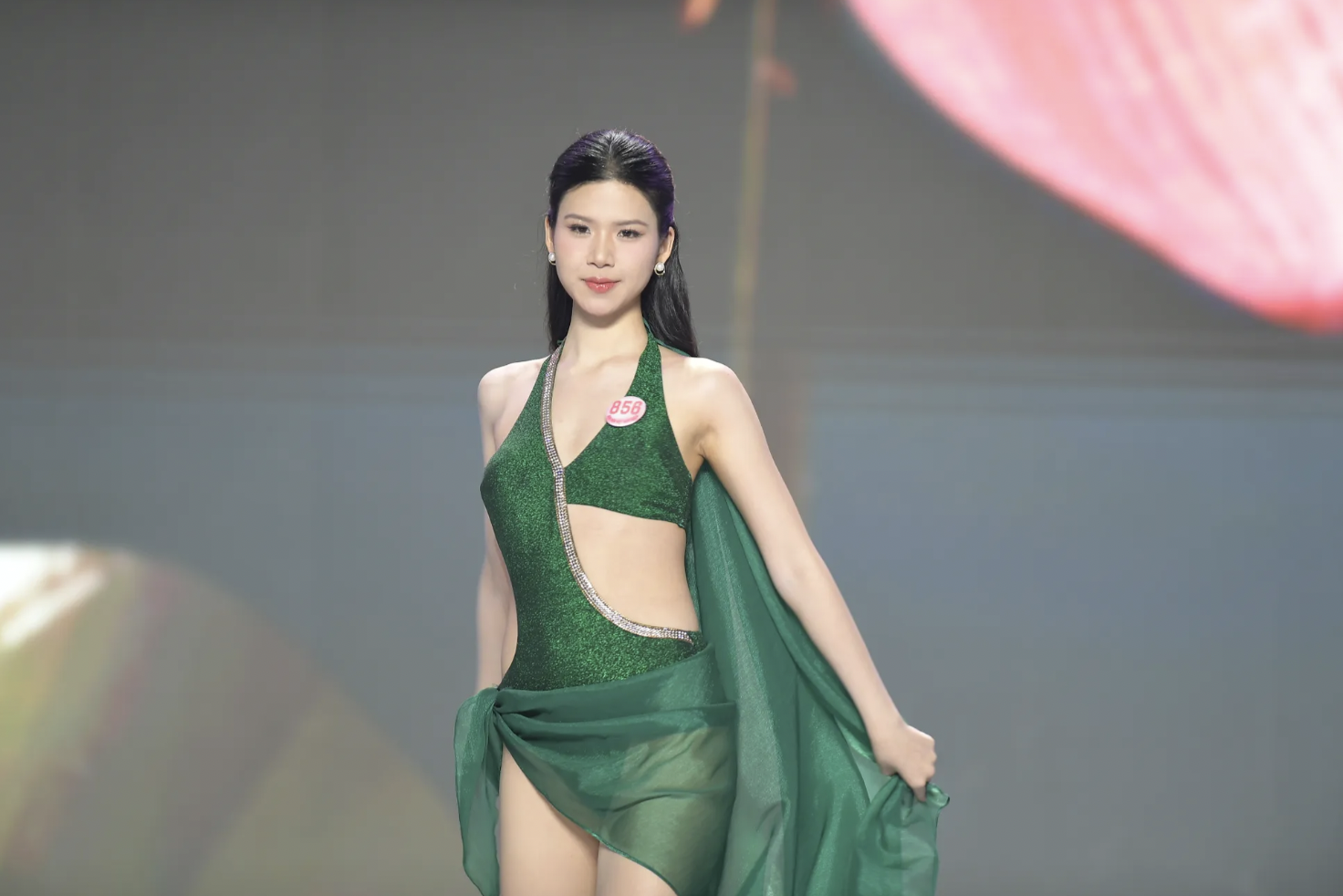 Nữ sinh quê Đà Nẵng đặt tham vọng tại chung kết Hoa hậu Việt Nam- Ảnh 2. Nữ sinh quê Đà Nẵng đặt tham vọng tại chung kết Hoa hậu Việt Nam- Ảnh 2.