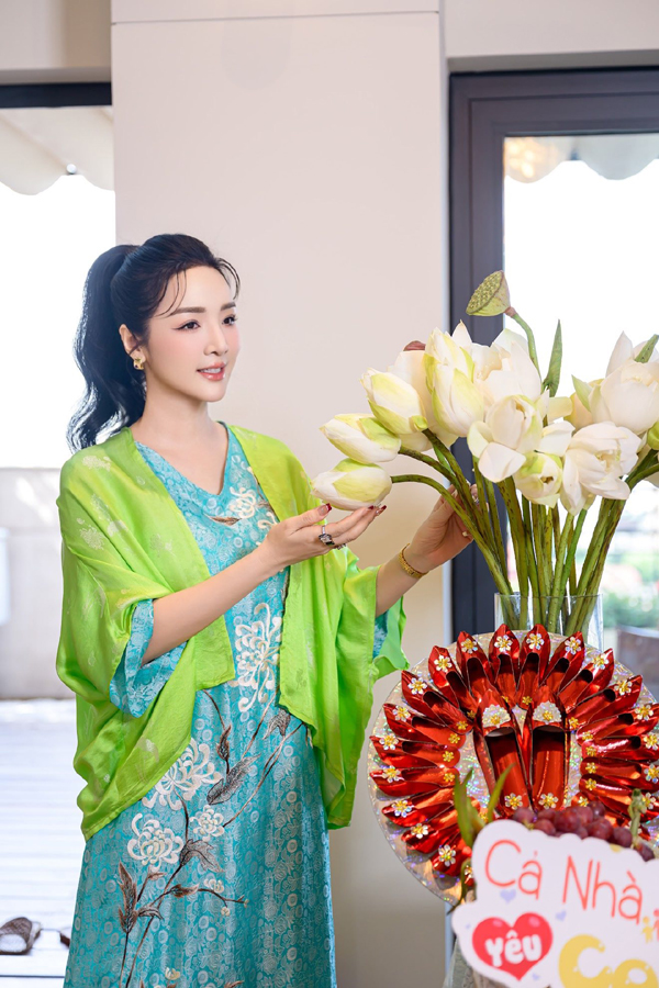 Nhan sắc tuổi U60 gây kinh ngạc của hoa hậu Việt 33 năm không có người kế nhiệm- Ảnh 8. Nhan sắc tuổi U60 gây kinh ngạc của hoa hậu Việt 33 năm không có người kế nhiệm- Ảnh 8.