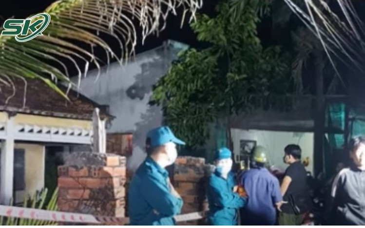 Kinh hãi phát hiện bộ xương người trong bồn nước trên mái nhà, manh mối từ chiếc ví bí ẩn