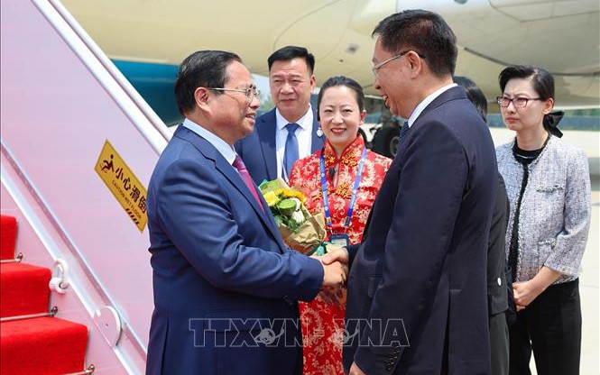 Thủ tướng Phạm Minh Chính tới Thiên Tân bắt đầu dự Diễn đàn Kinh tế thế giới và làm việc tại Trung Quốc