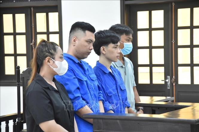 Bản án nghiêm khắc cho các bị cáo trong đường dây 'lừa đảo từ thiện' qua Facebook- Ảnh 1. Bản án nghiêm khắc cho các bị cáo trong đường dây 'lừa đảo từ thiện' qua Facebook- Ảnh 1.