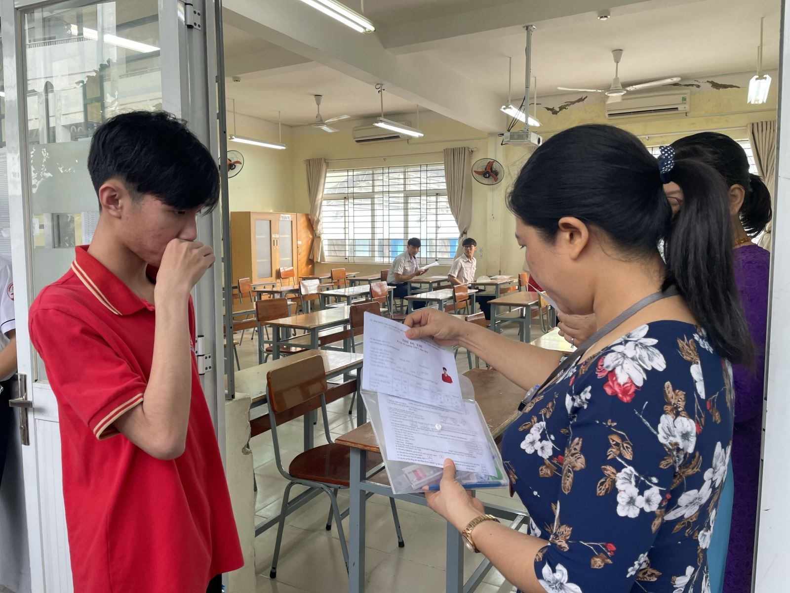 Những điều quan trọng khi làm thủ tục dự thi tốt nghiệp THPT 2025- Ảnh 1. Những điều quan trọng khi làm thủ tục dự thi tốt nghiệp THPT 2025- Ảnh 1.