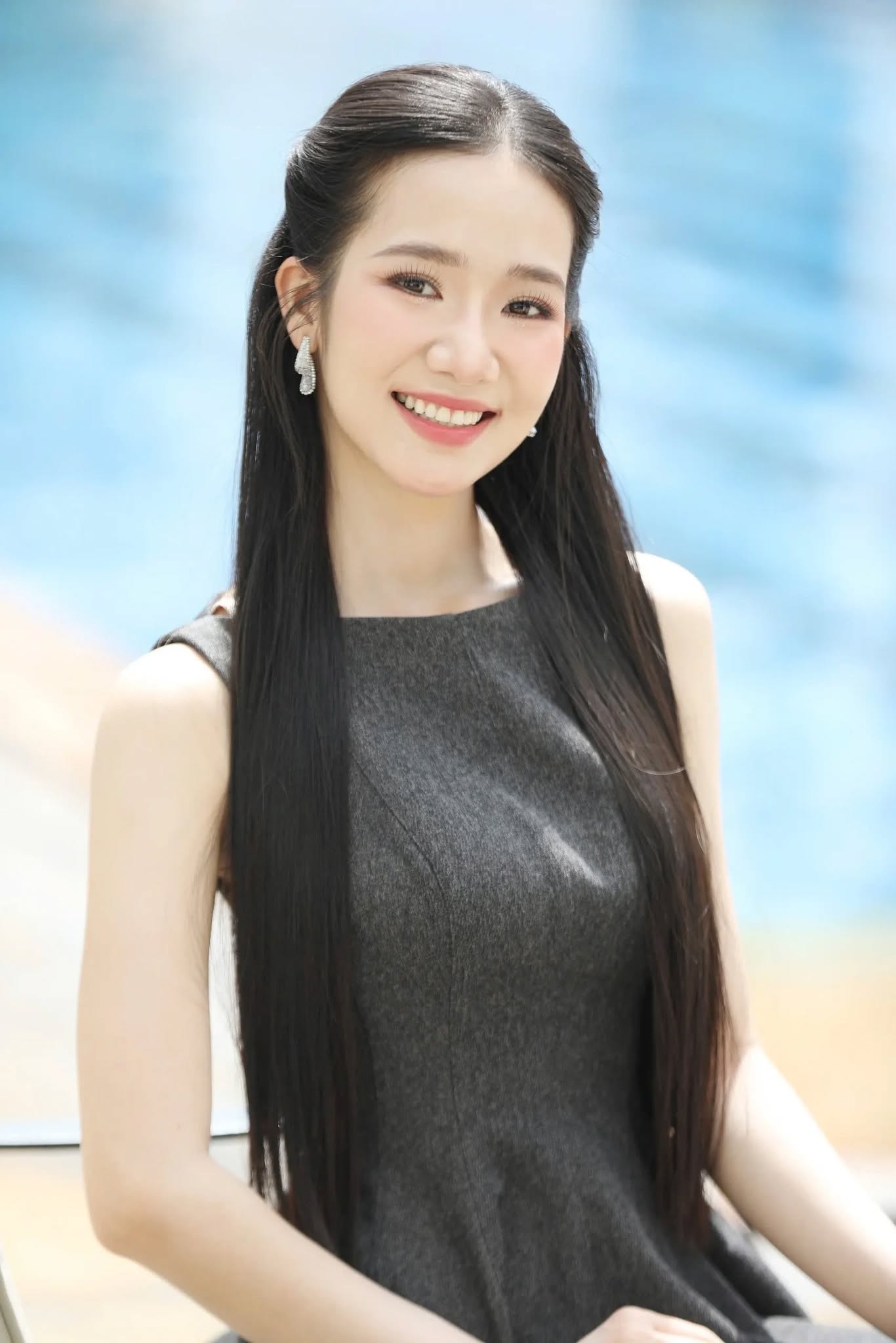 2 nữ sinh xứ Huế trước thềm chung kết Hoa hậu Việt Nam- Ảnh 2. 2 nữ sinh xứ Huế trước thềm chung kết Hoa hậu Việt Nam- Ảnh 2.
