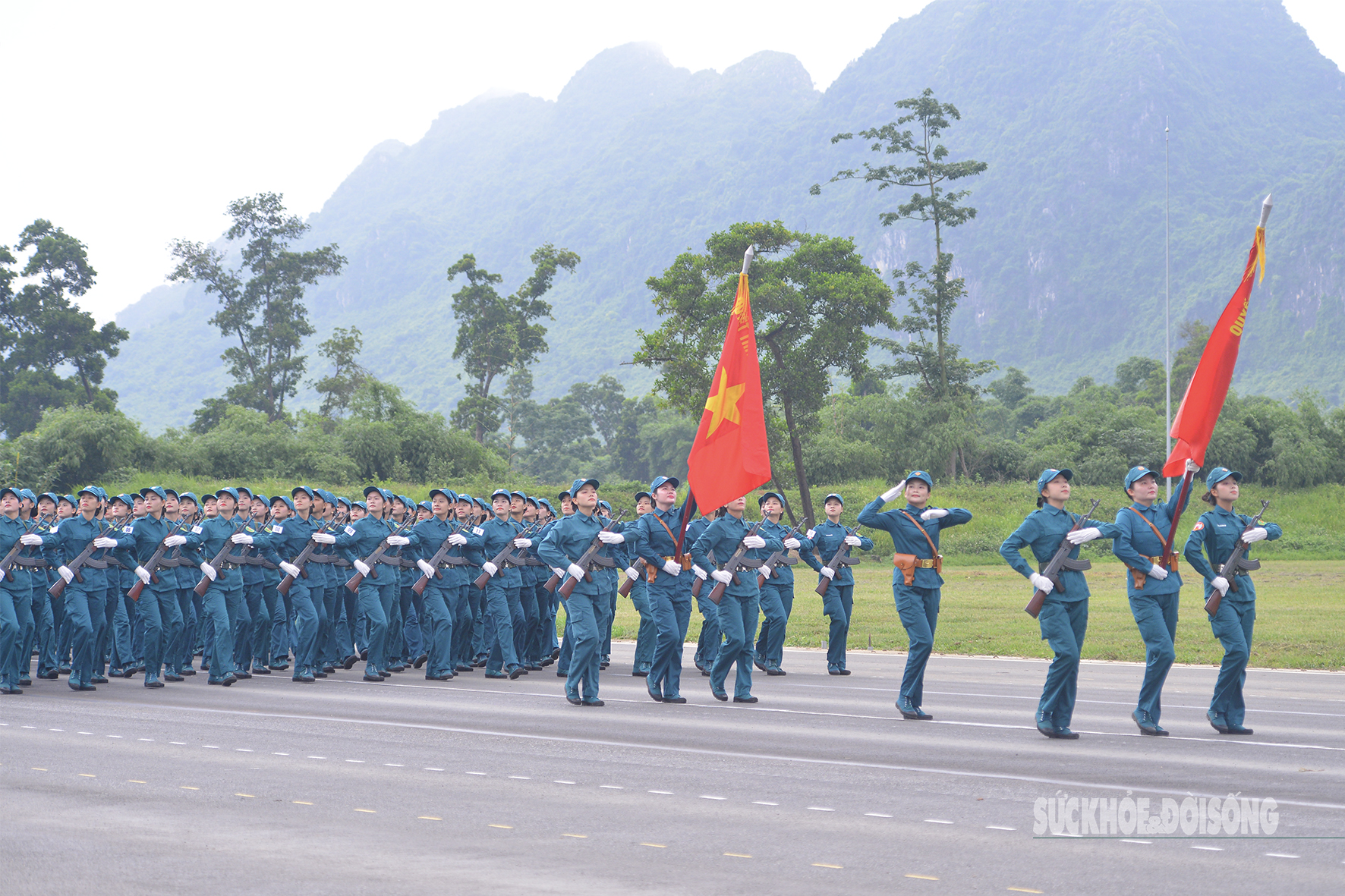 Hơn 7.400 cán bộ, chiến sĩ, dân quân tự vệ lần đầu hợp luyện cho lễ diễu binh, diễu hành dịp Quốc khánh- Ảnh 10. Hơn 7.400 cán bộ, chiến sĩ, dân quân tự vệ lần đầu hợp luyện cho lễ diễu binh, diễu hành dịp Quốc khánh- Ảnh 10.