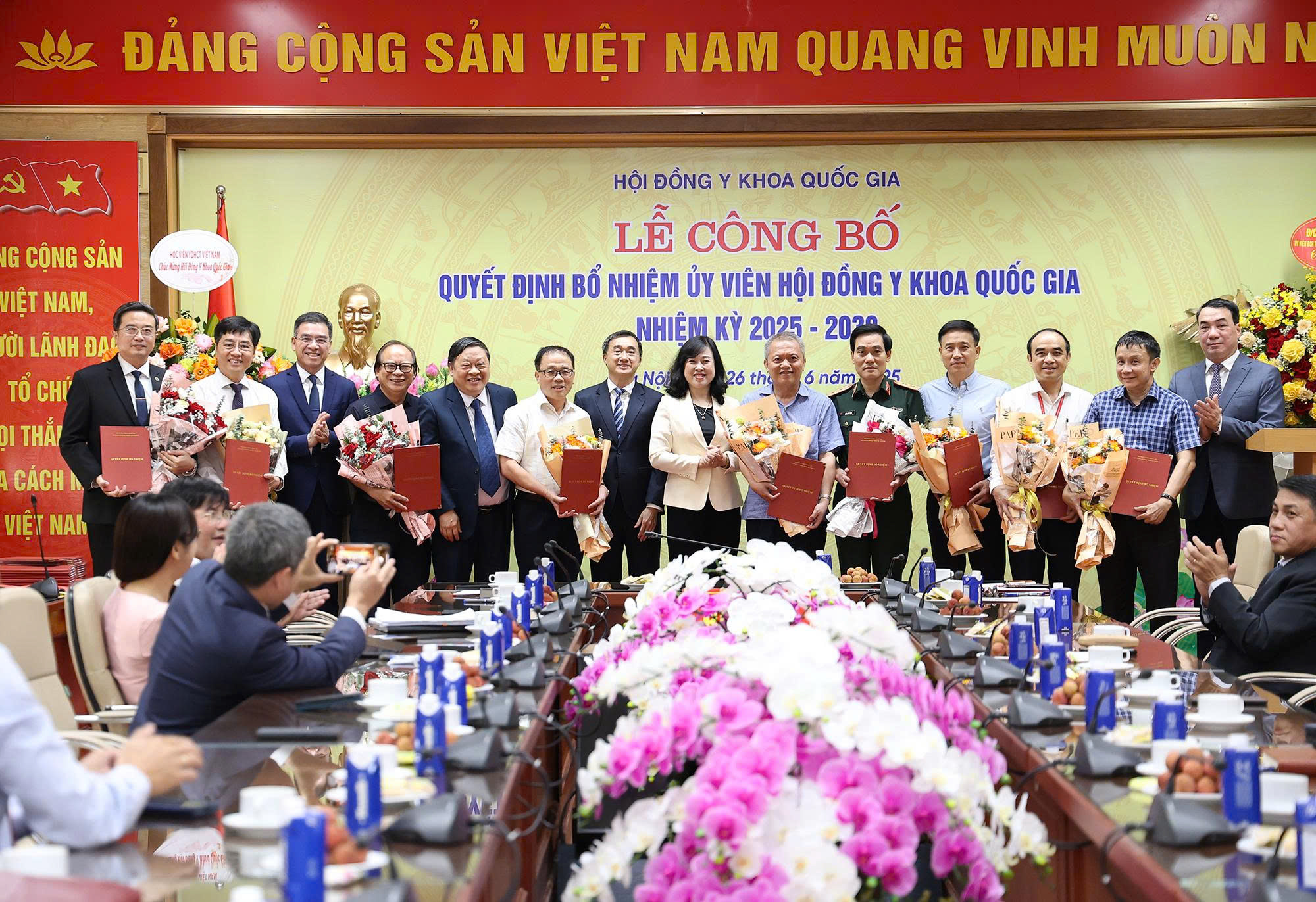 Bộ trưởng Đào Hồng Lan giao 5 nhiệm vụ trọng tâm cho Hội đồng Y khoa Quốc gia- Ảnh 2. Bộ trưởng Đào Hồng Lan giao 5 nhiệm vụ trọng tâm cho Hội đồng Y khoa Quốc gia- Ảnh 2.