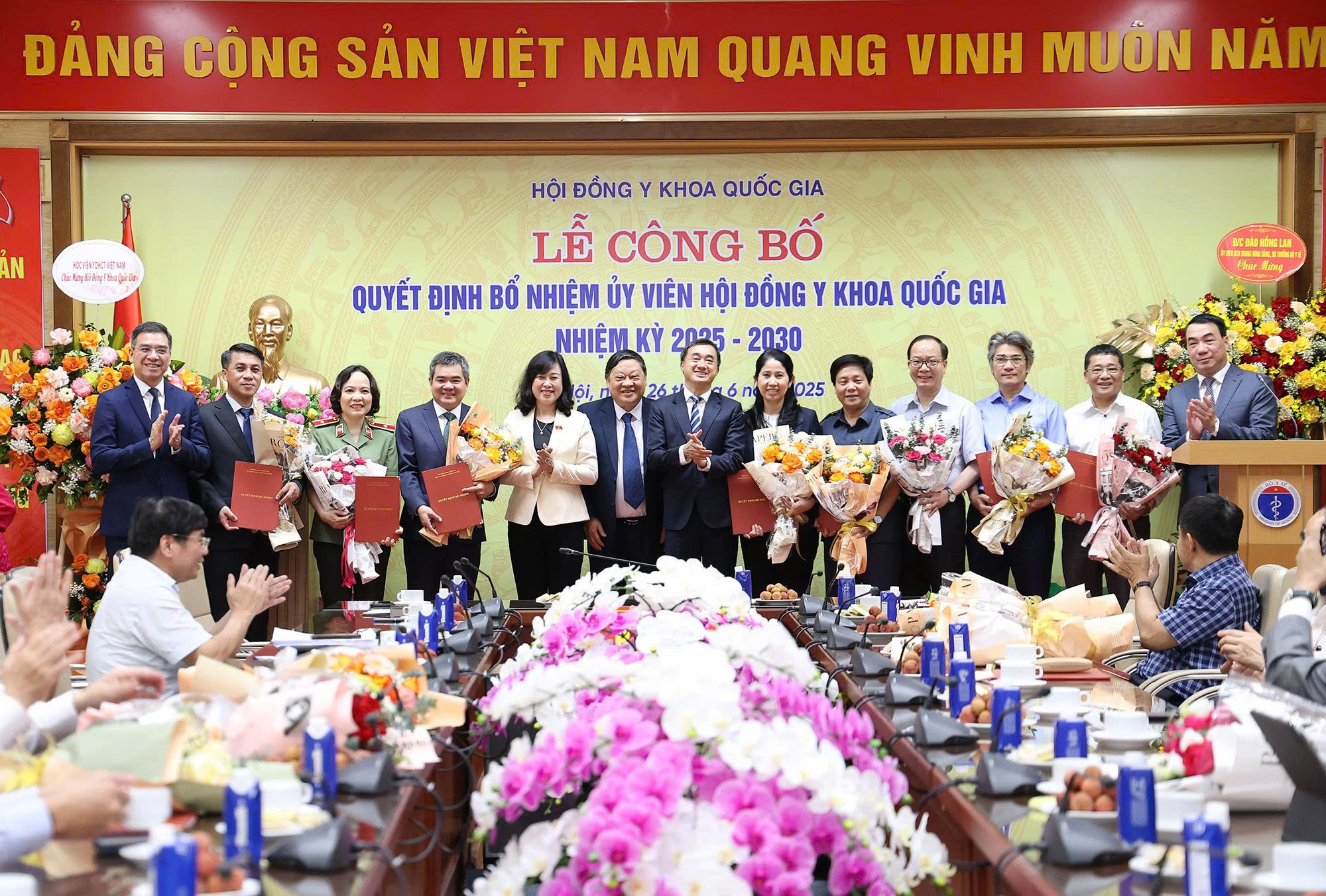 Bộ trưởng Đào Hồng Lan giao 5 nhiệm vụ trọng tâm cho Hội đồng Y khoa Quốc gia- Ảnh 3. Bộ trưởng Đào Hồng Lan giao 5 nhiệm vụ trọng tâm cho Hội đồng Y khoa Quốc gia- Ảnh 3.