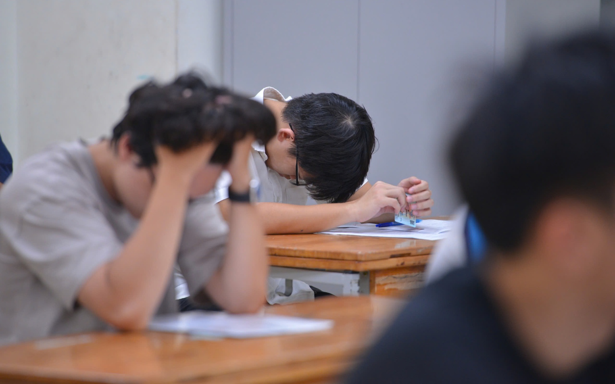 Ngày đầu kỳ thi tốt nghiệp THPT 2025: 15 thí sinh bị đình chỉ