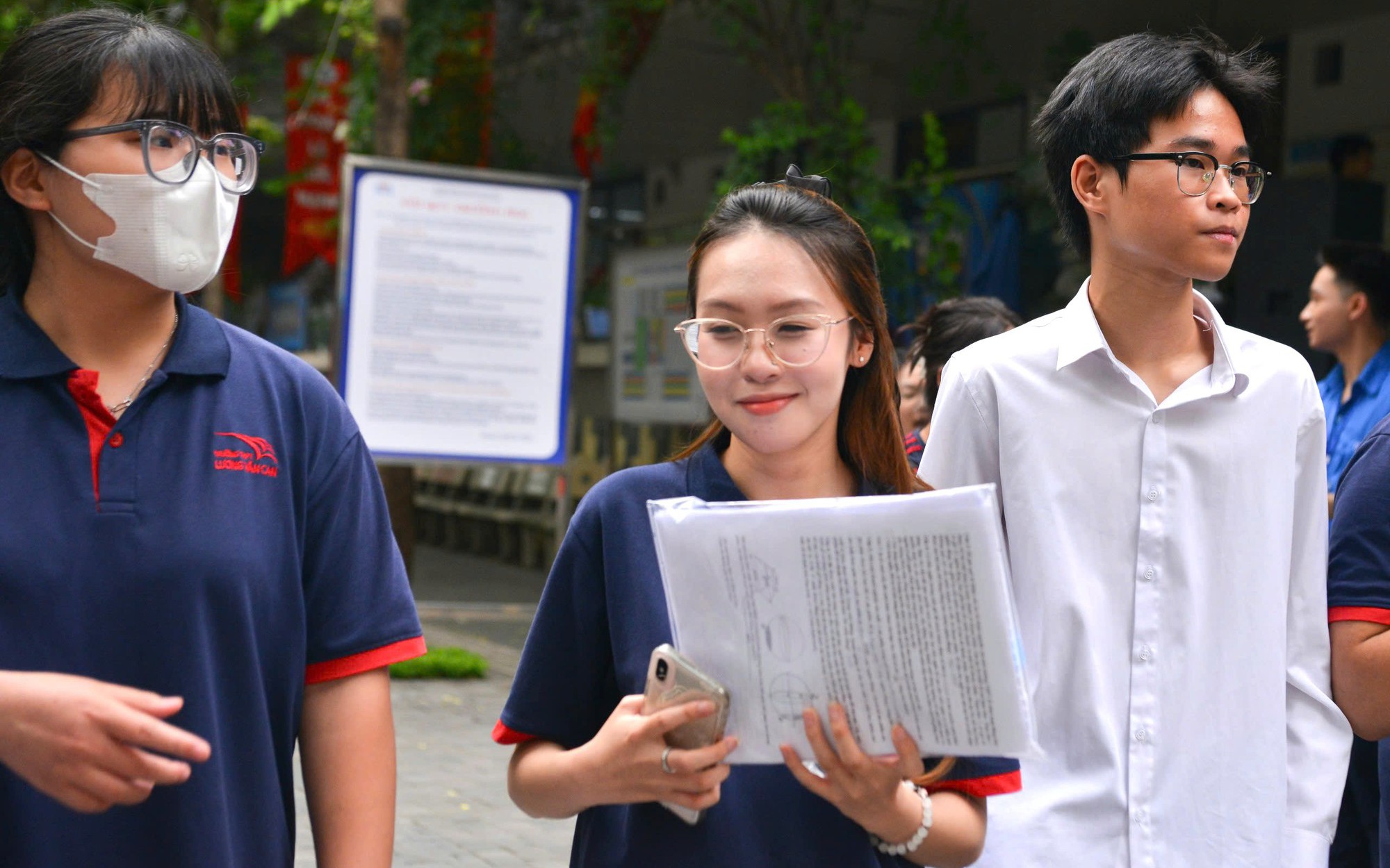 Đề Toán thi tốt nghiệp THPT 2025: Thí sinh &quot;khó nhằn&quot; vì nhiều dạng thức lạ