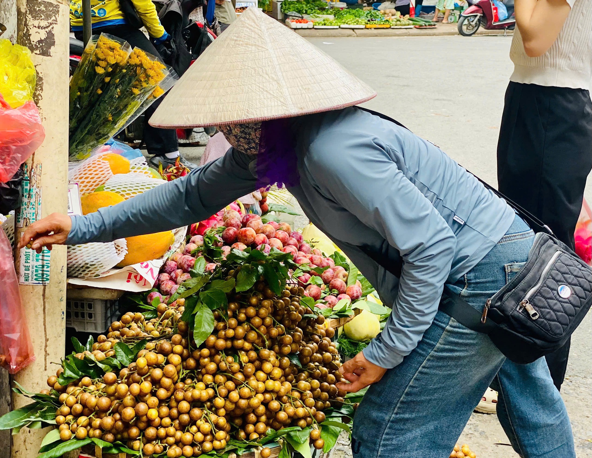 Loại quả ăn vặt dân dã vào mùa, chị em thi nhau săn đón thưởng thức- Ảnh 3. Loại quả ăn vặt dân dã vào mùa, chị em thi nhau săn đón thưởng thức- Ảnh 3.