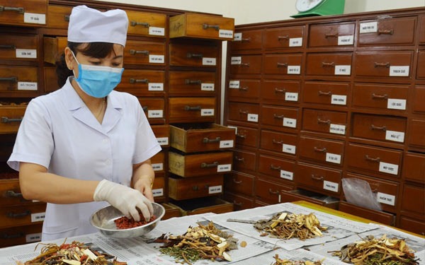 Bộ Y tế bãi bỏ nhiều thủ tục hành chính về Y, Dược cổ truyền
