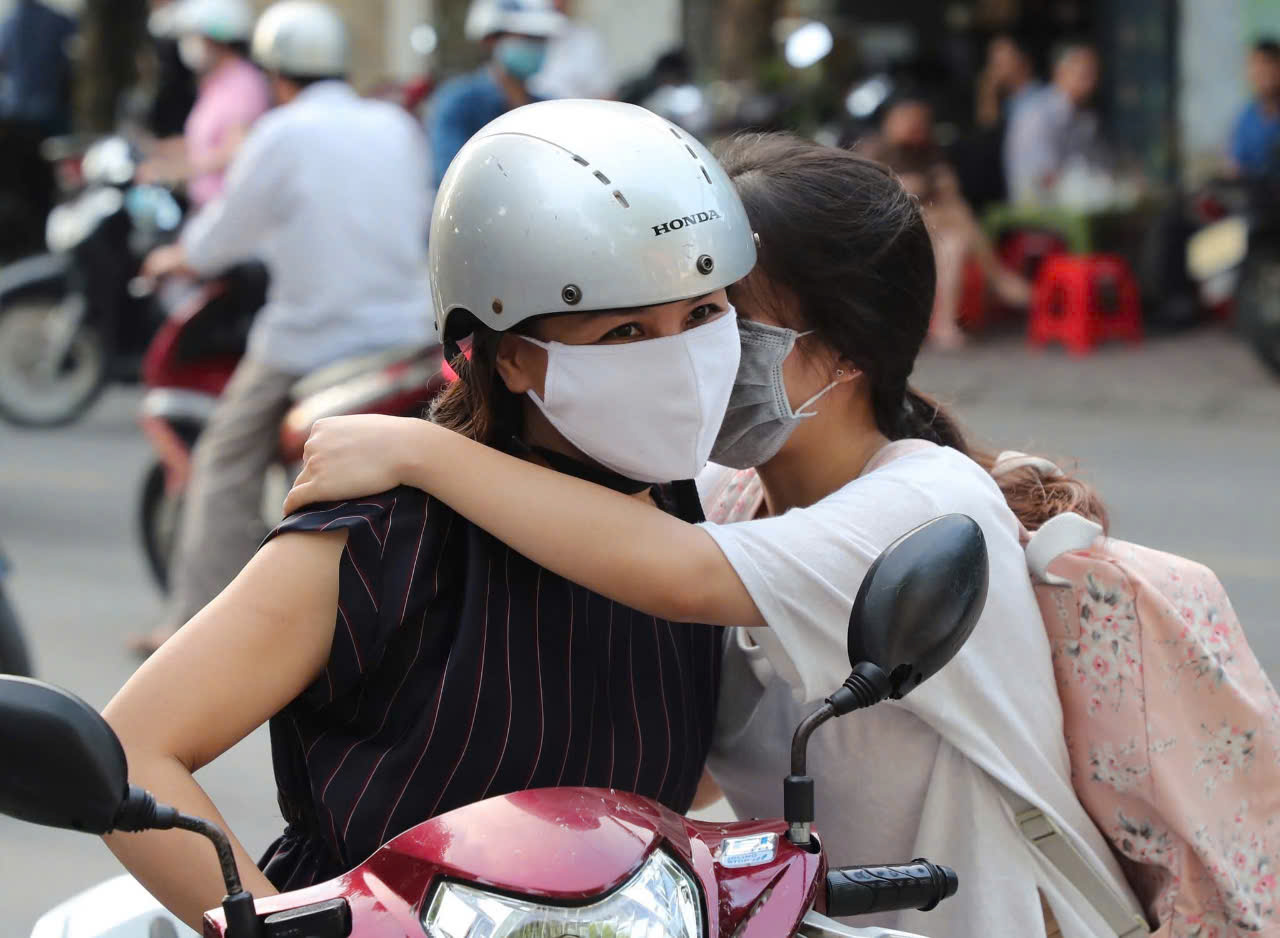 'Liều thuốc' xoa dịu và tiếp lửa sĩ tử thi tốt nghiệp THPT 2025- Ảnh 16. 'Liều thuốc' xoa dịu và tiếp lửa sĩ tử thi tốt nghiệp THPT 2025- Ảnh 16.