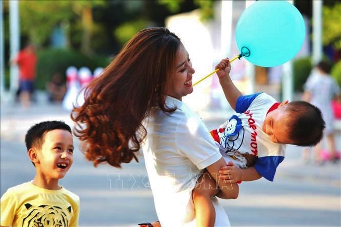 Ngày Gia đình Việt Nam (28/6): Khi yêu thương mạnh hơn bạo lực- Ảnh 2. Ngày Gia đình Việt Nam (28/6): Khi yêu thương mạnh hơn bạo lực- Ảnh 2.