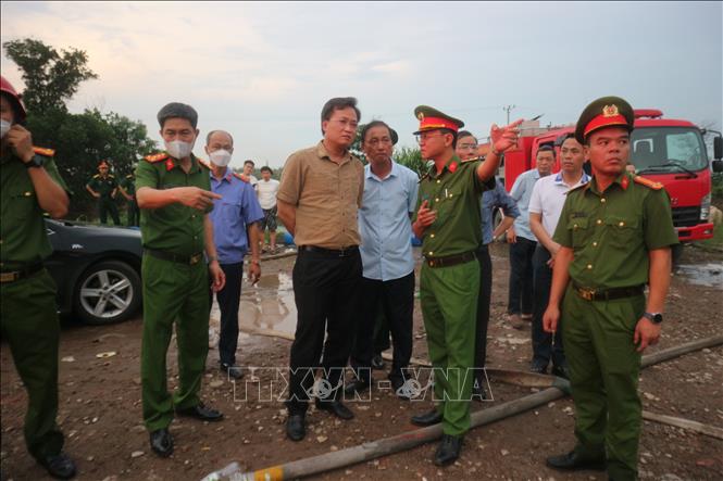 Vụ cháy xưởng tái chế tại Hưng Yên, có ít nhất hai người nghi đã tử vong- Ảnh 3. Vụ cháy xưởng tái chế tại Hưng Yên, có ít nhất hai người nghi đã tử vong- Ảnh 3.
