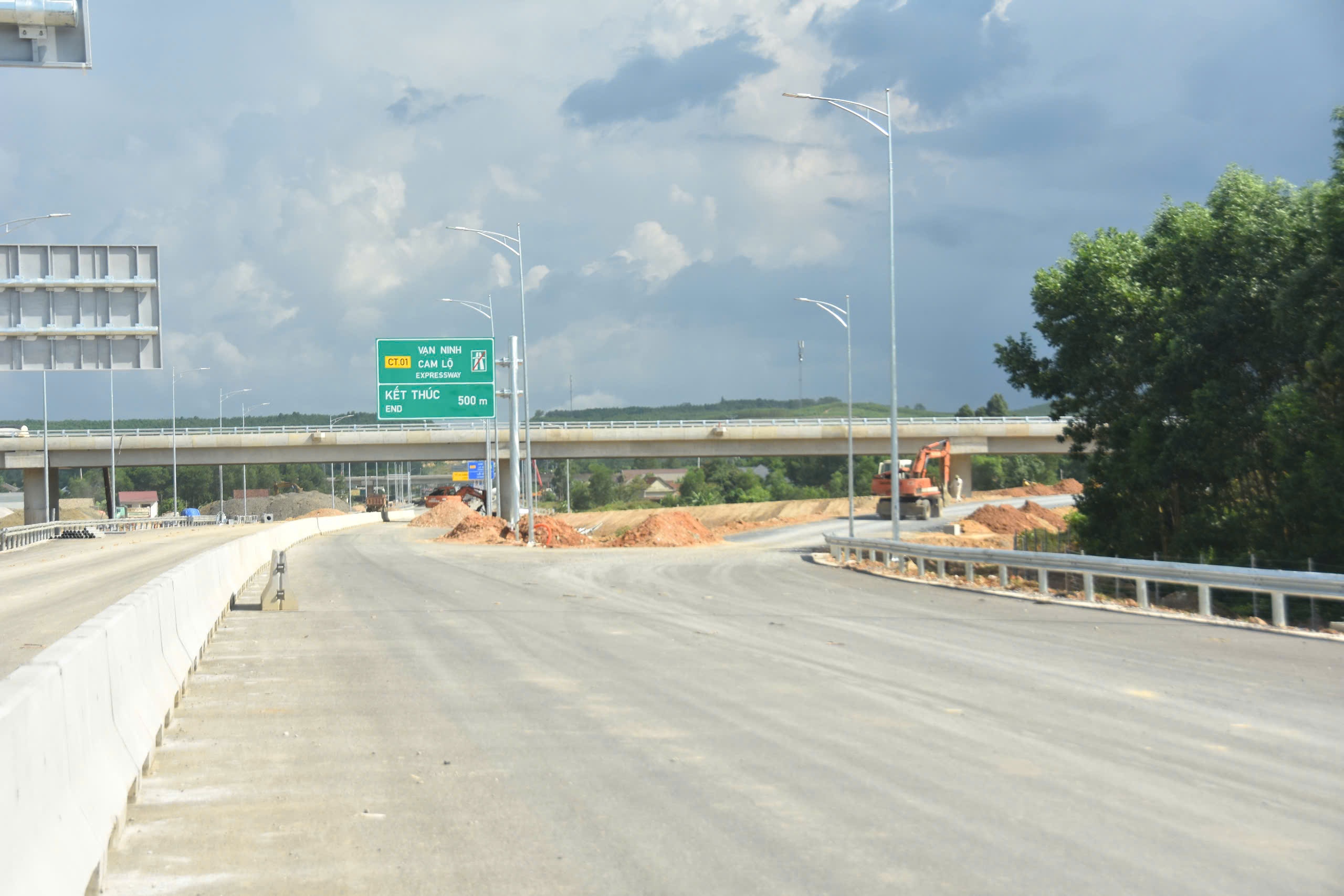 Cao tốc Vạn Ninh - Cam Lộ qua Quảng Trị trước ngày thông xe kỹ thuật- Ảnh 10.