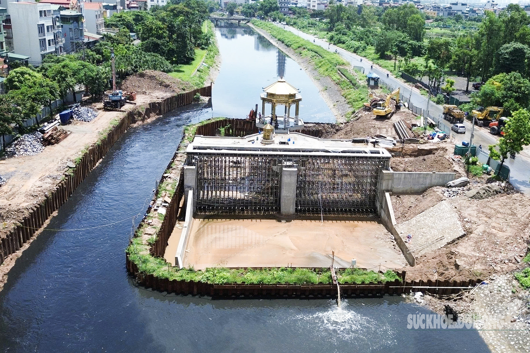 Kiến trúc lạ mắt của đập tràn giữ nước đầu tiên trên sông Tô Lịch- Ảnh 1. Kiến trúc lạ mắt của đập tràn giữ nước đầu tiên trên sông Tô Lịch- Ảnh 1.