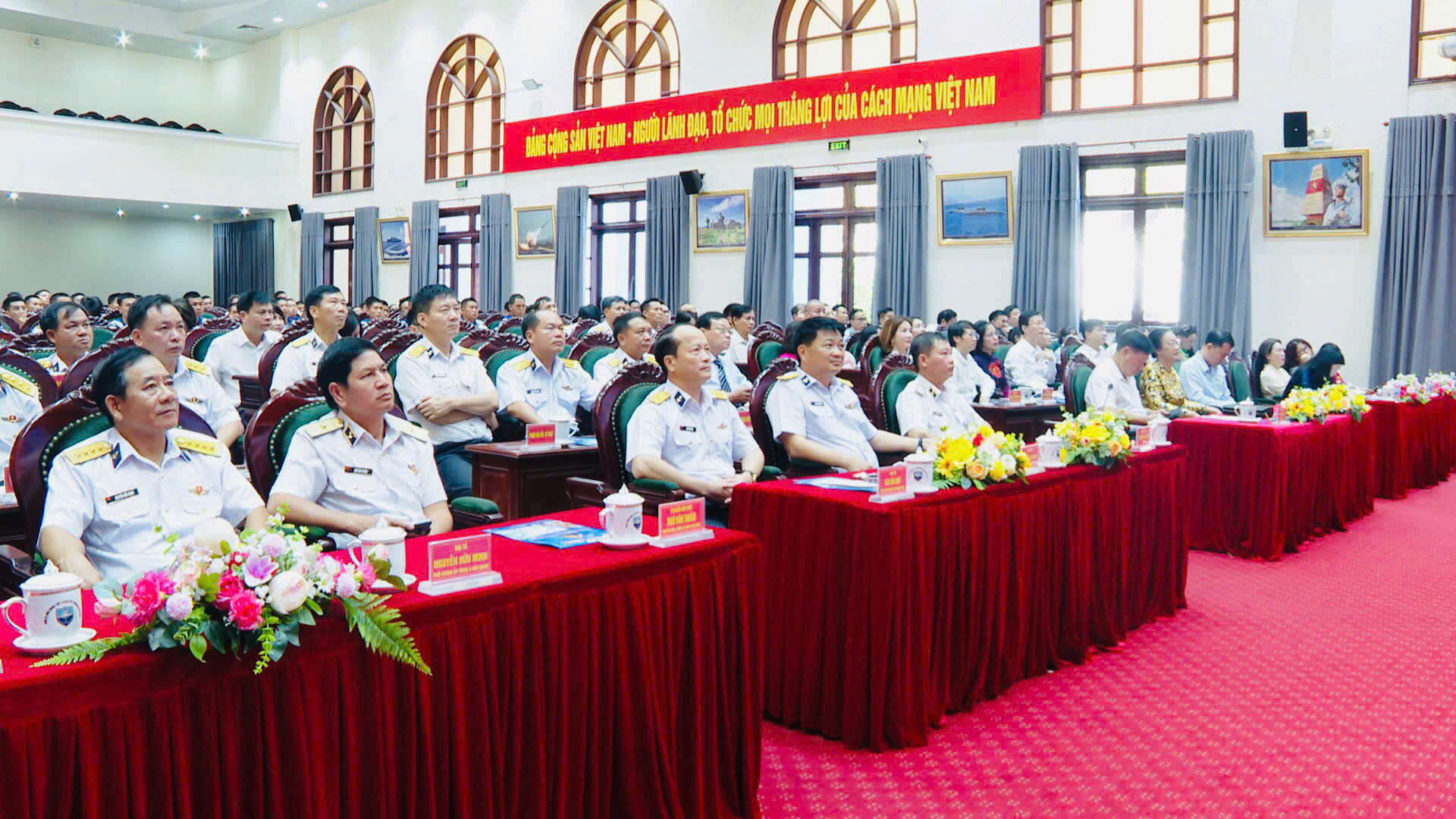 Tiếp tục đẩy mạnh phối hợp hiệu quả chăm sóc sức khoẻ cán bộ, chiến sĩ Vùng 4 Hải quân- Ảnh 1. Tiếp tục đẩy mạnh phối hợp hiệu quả chăm sóc sức khoẻ cán bộ, chiến sĩ Vùng 4 Hải quân- Ảnh 1.