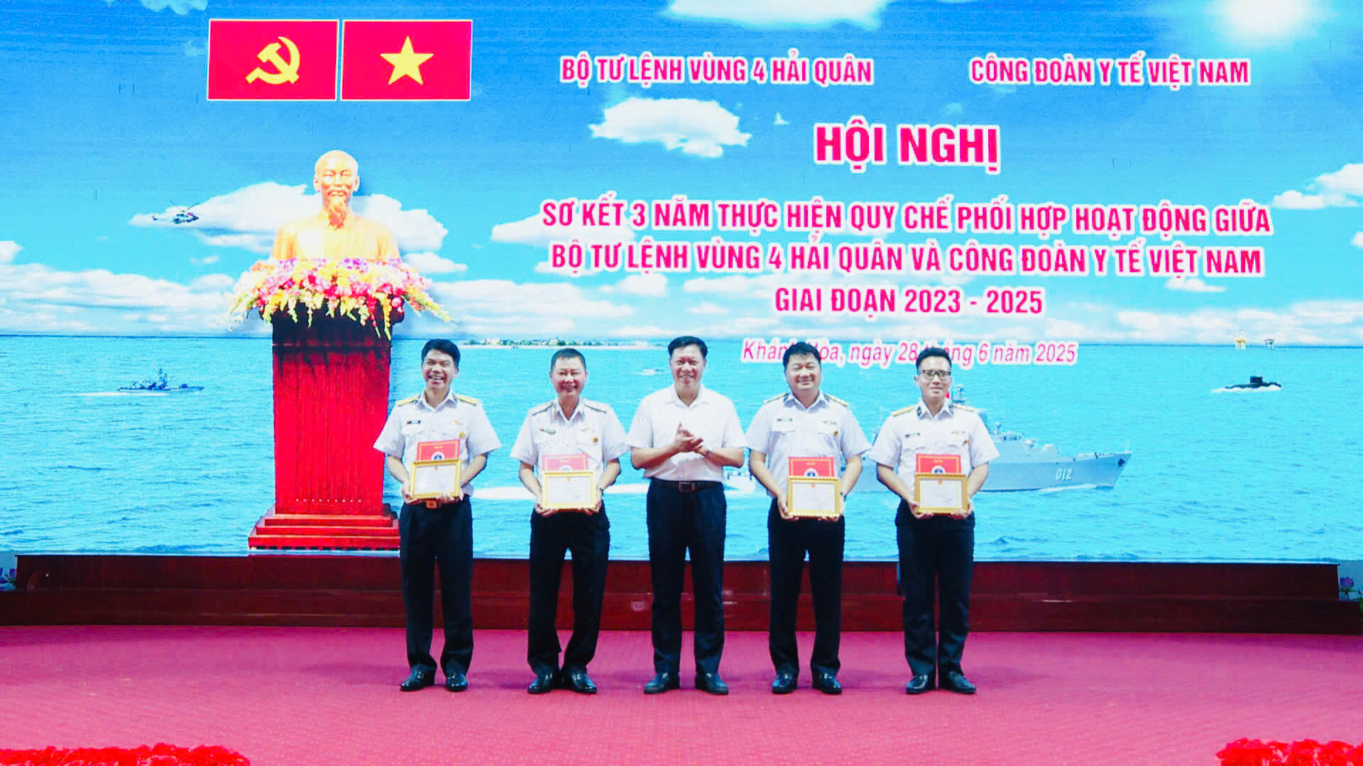 Tiếp tục đẩy mạnh phối hợp hiệu quả chăm sóc sức khoẻ cán bộ, chiến sĩ Vùng 4 Hải quân- Ảnh 5. Tiếp tục đẩy mạnh phối hợp hiệu quả chăm sóc sức khoẻ cán bộ, chiến sĩ Vùng 4 Hải quân- Ảnh 5.