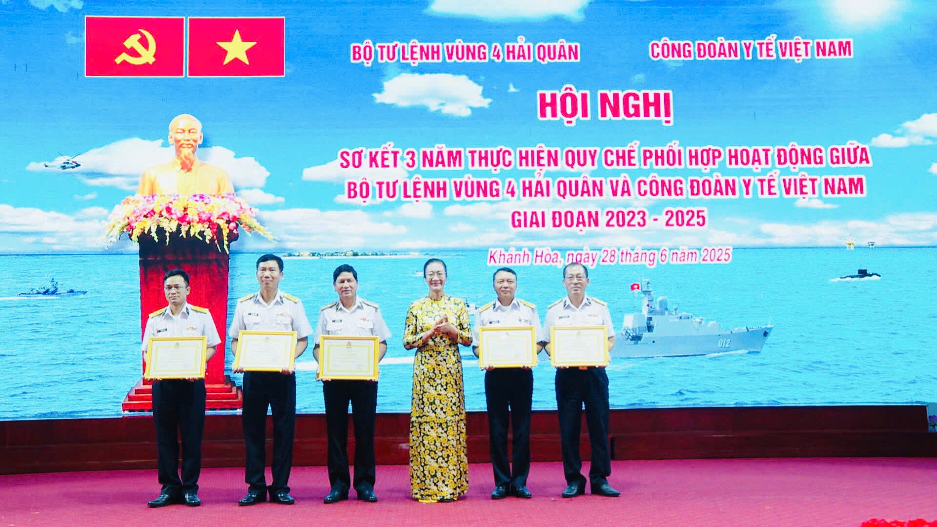 Tiếp tục đẩy mạnh phối hợp hiệu quả chăm sóc sức khoẻ cán bộ, chiến sĩ Vùng 4 Hải quân- Ảnh 6. Tiếp tục đẩy mạnh phối hợp hiệu quả chăm sóc sức khoẻ cán bộ, chiến sĩ Vùng 4 Hải quân- Ảnh 6.