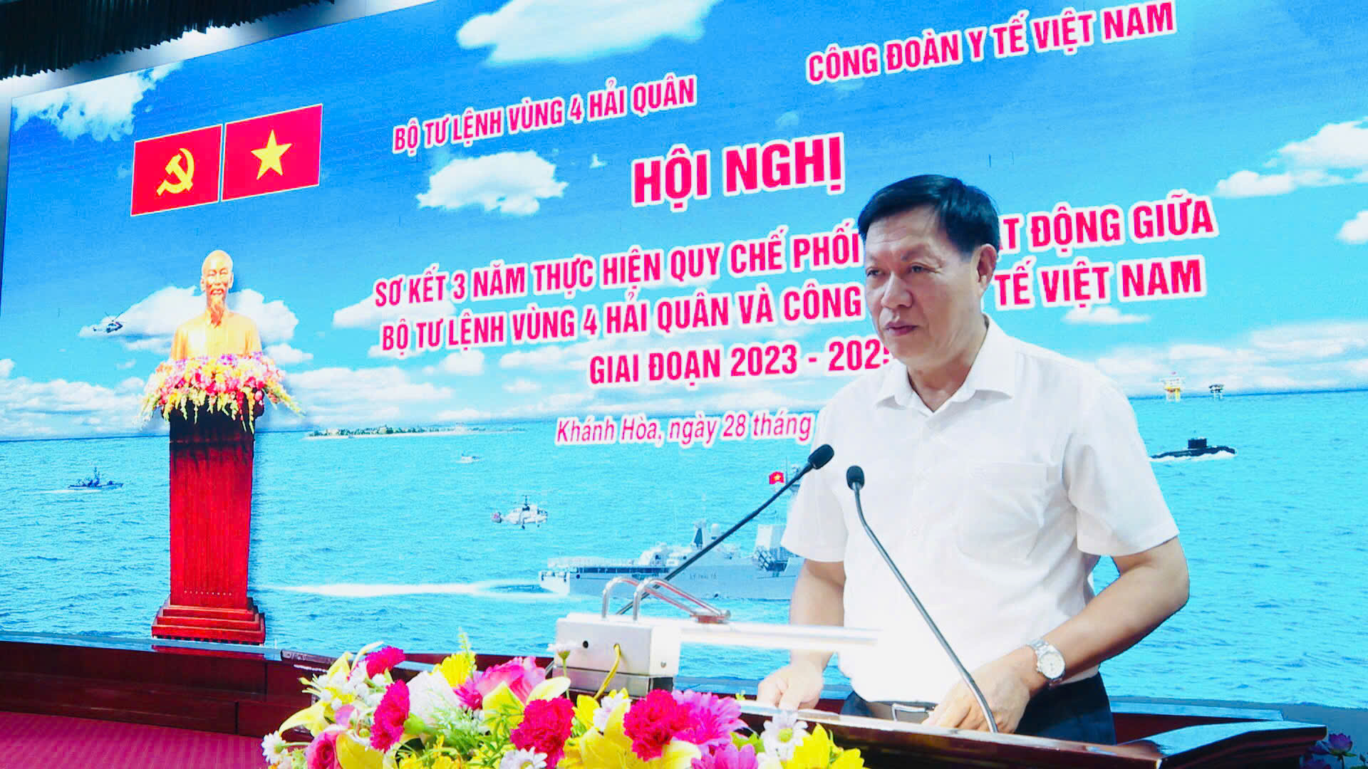 Tiếp tục đẩy mạnh phối hợp hiệu quả chăm sóc sức khoẻ cán bộ, chiến sĩ Vùng 4 Hải quân- Ảnh 2. Tiếp tục đẩy mạnh phối hợp hiệu quả chăm sóc sức khoẻ cán bộ, chiến sĩ Vùng 4 Hải quân- Ảnh 2.