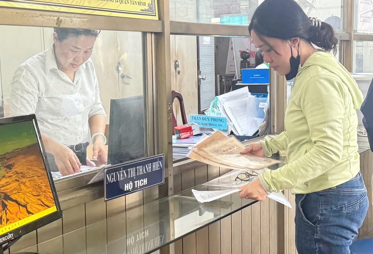 Tất bật bàn giao trụ sở, công việc và sẵn sàng cho vận hành chính quyền hai cấp từ 1/7- Ảnh 2. Tất bật bàn giao trụ sở, công việc và sẵn sàng cho vận hành chính quyền hai cấp từ 1/7- Ảnh 2.