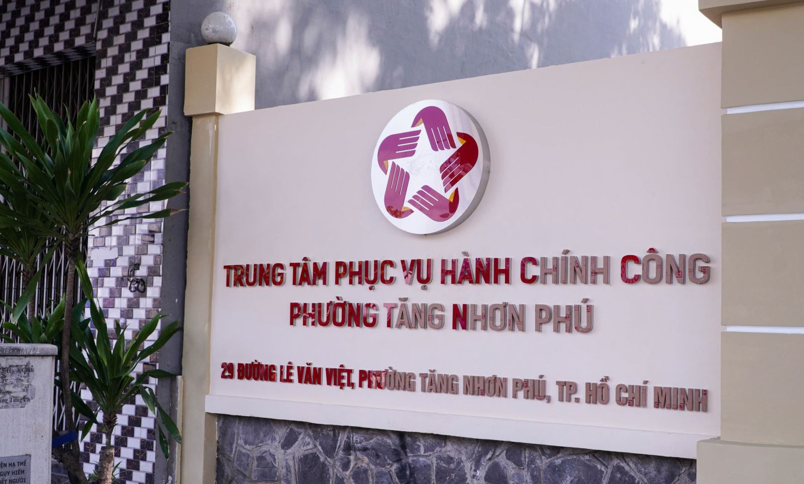 Tất bật bàn giao trụ sở, công việc và sẵn sàng cho vận hành chính quyền hai cấp từ 1/7- Ảnh 1. Tất bật bàn giao trụ sở, công việc và sẵn sàng cho vận hành chính quyền hai cấp từ 1/7- Ảnh 1.