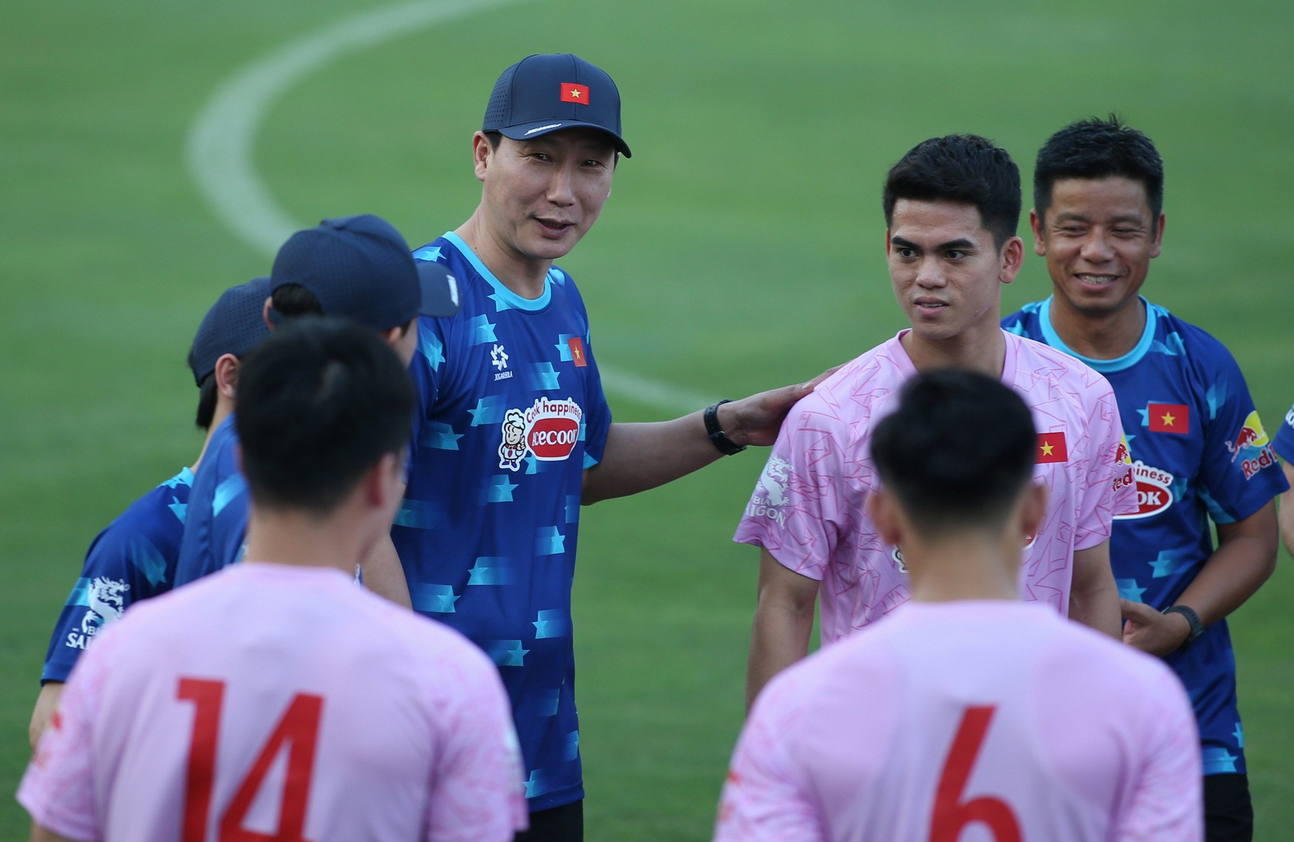 Đội tuyển Việt Nam: Những thử nghiệm của ông Kim Sang-sik- Ảnh 1. Đội tuyển Việt Nam: Những thử nghiệm của ông Kim Sang-sik- Ảnh 1.