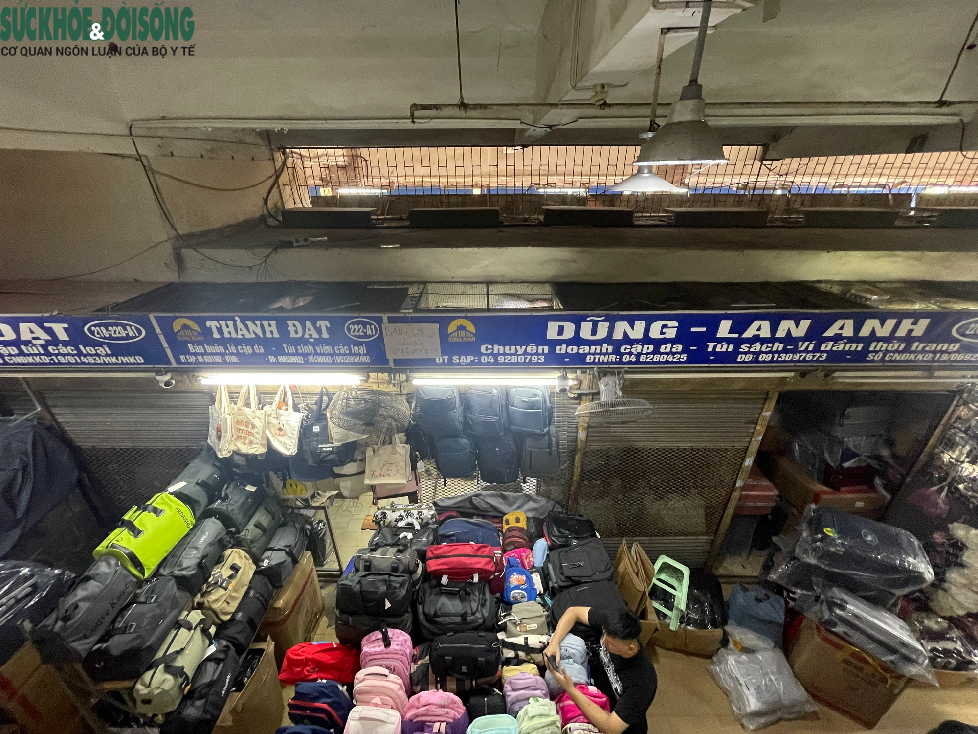 Hà Nội: Hàng loạt gian hàng tại chợ Đồng Xuân 'cửa đóng then cài'- Ảnh 10.