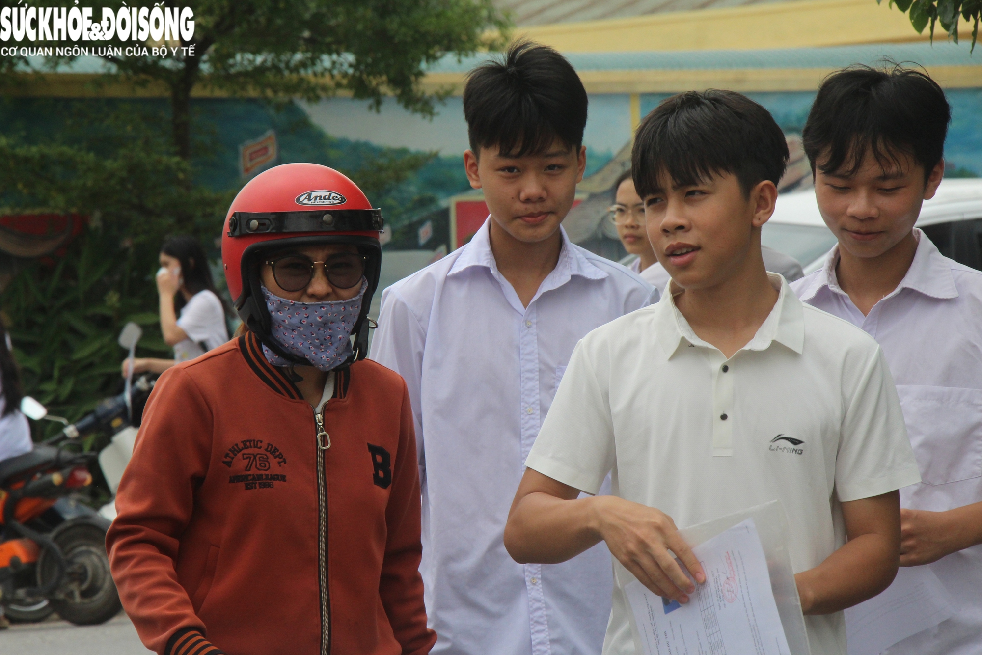 Thi vào lớp 10 THPT tại Hải Dương: Chương trình mới, thí sinh tăng, phụ huynh thấp thỏm- Ảnh 8. Thi vào lớp 10 THPT tại Hải Dương: Chương trình mới, thí sinh tăng, phụ huynh thấp thỏm- Ảnh 8.