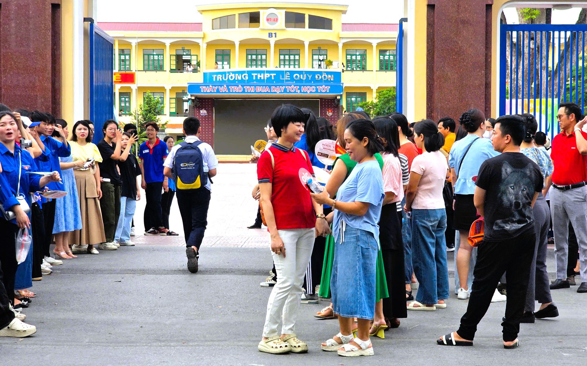 Ngày đầu thi vào lớp 10 công lập tại Hải Phòng: Nhiều thí sinh đến nhầm điểm thi